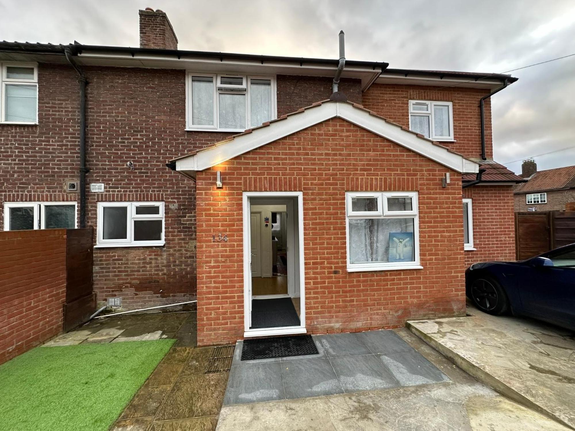 Luxury Ensuite 2Nd Studio Flat With Great Views In Keedonwood Road With Fully Own Bathroom Newly Added And Private Kitchenette Bromley Exterior photo